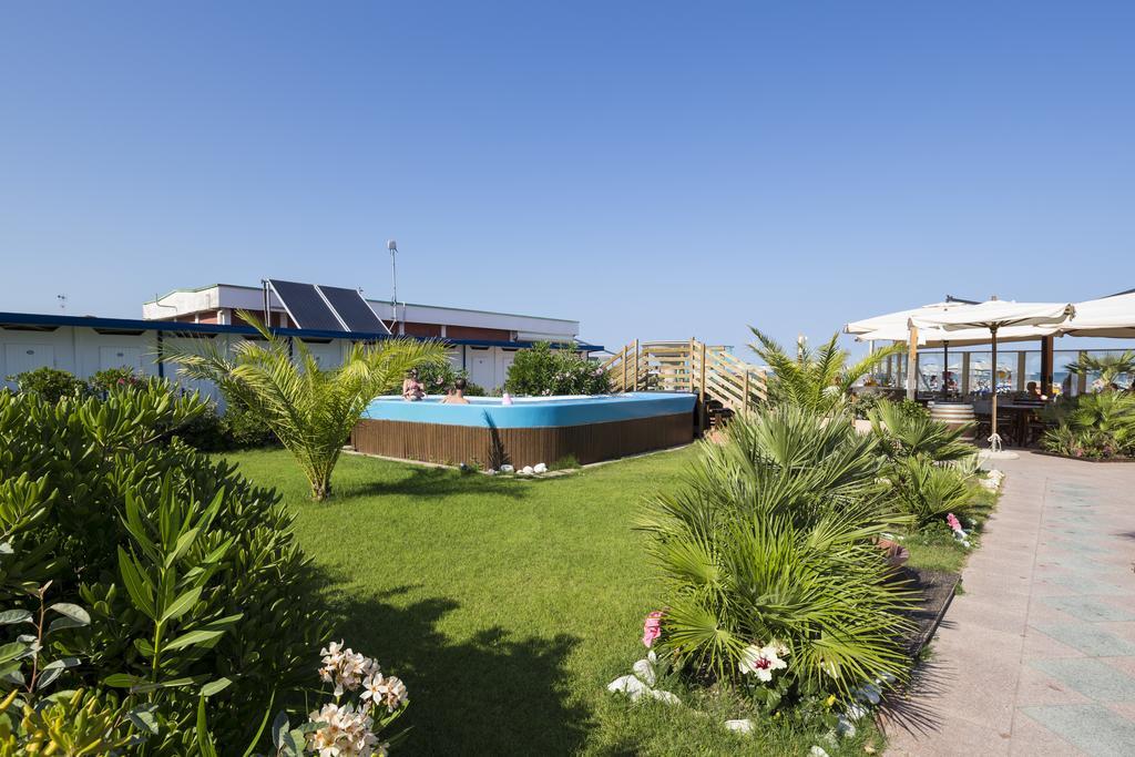 Hotel Acapulco Milano Marittima Exteriör bild