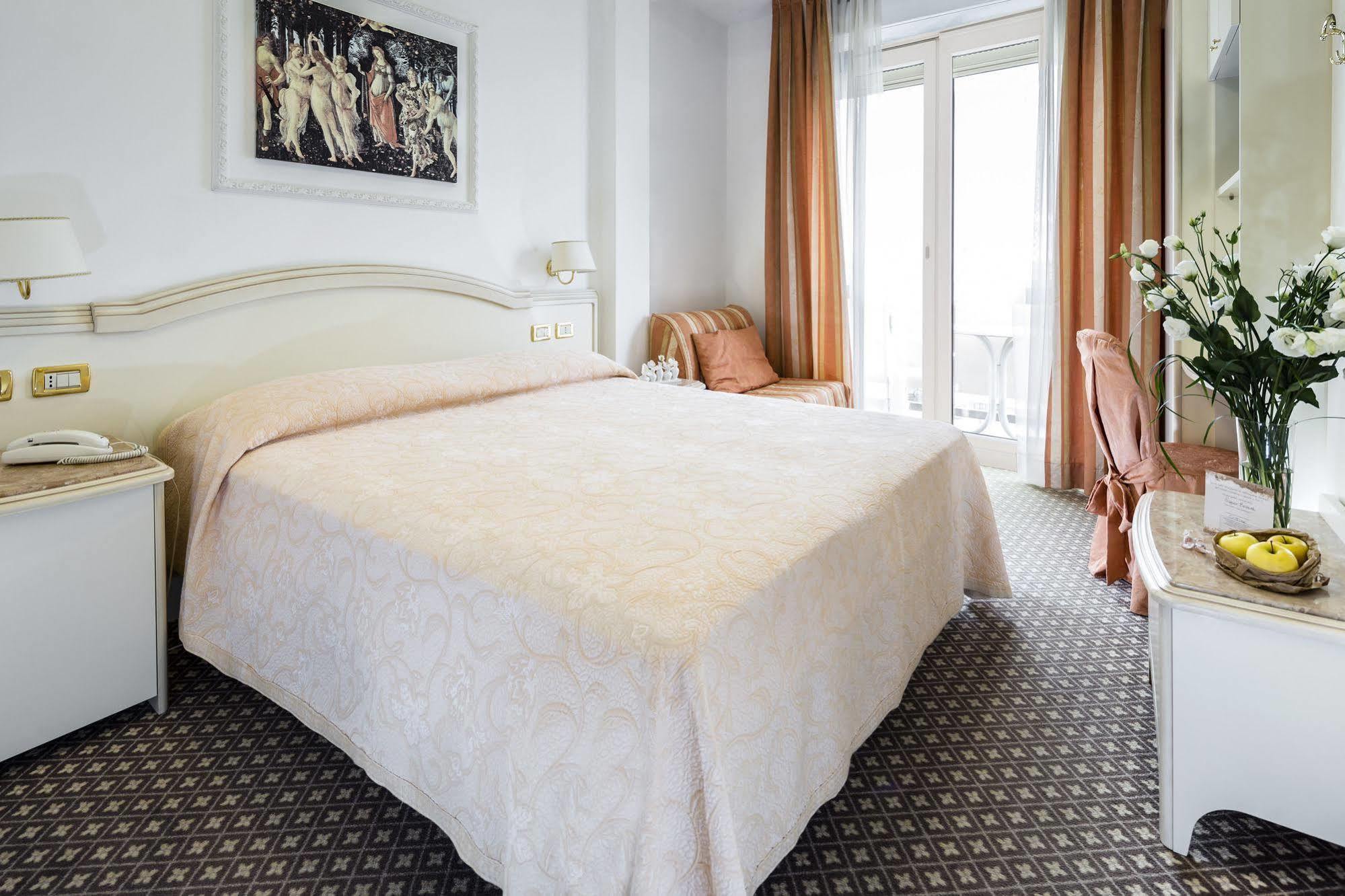 Hotel Acapulco Milano Marittima Exteriör bild