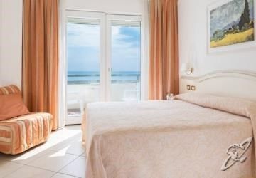 Hotel Acapulco Milano Marittima Exteriör bild
